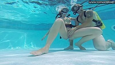 Eats Huge Cock Underwater – Minnie Manga